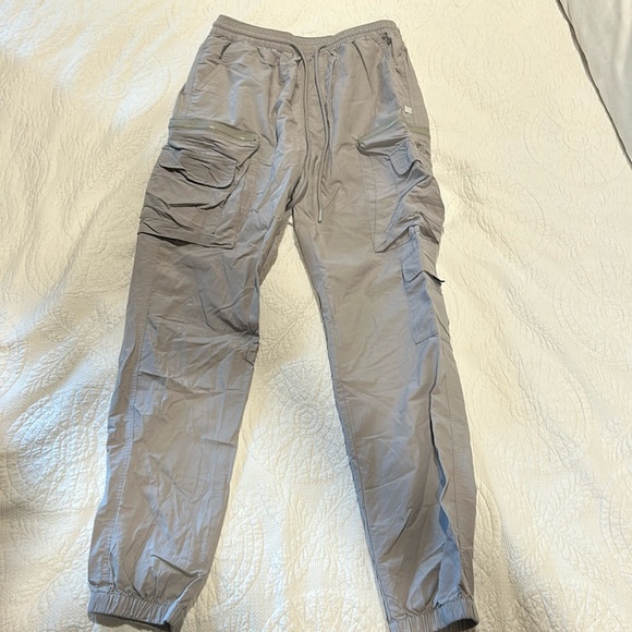 Urban outfitters standard cloth cargo jogger pants - Picture 1 of 4